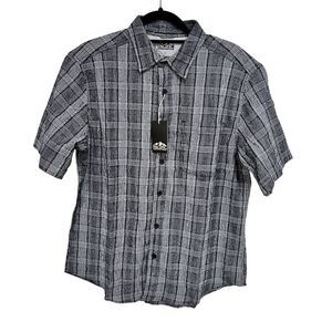 NWT Pacific Outfitters M Gray Plaid Button-Down Short Sleeve‎ Shirt